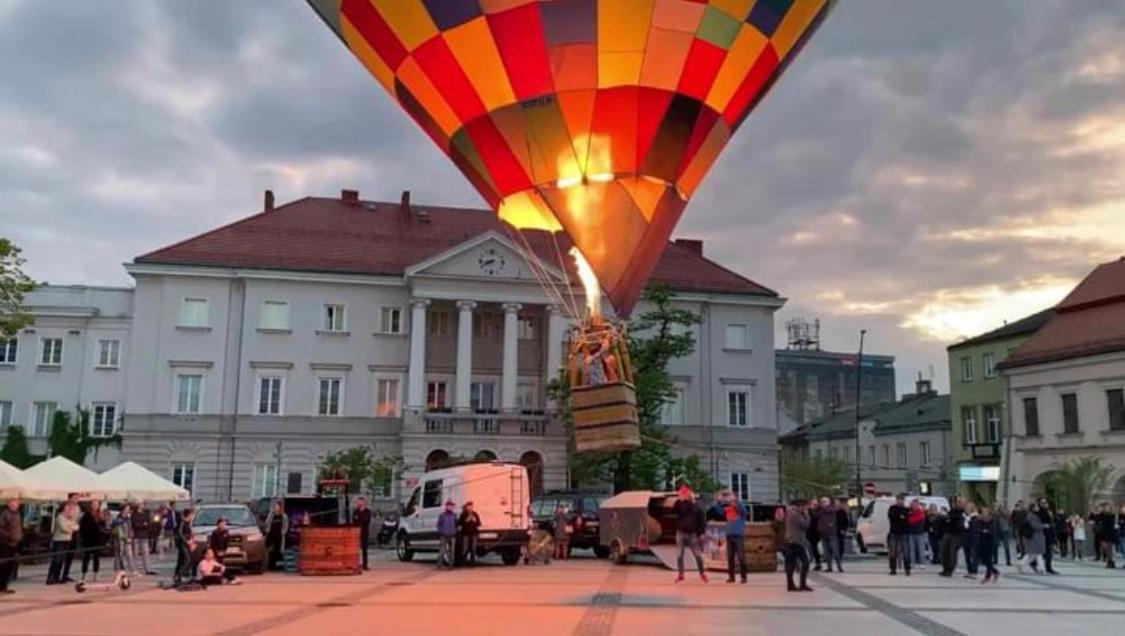 Pensjonat Widok Rynek -Parking Kielce Ngoại thất bức ảnh