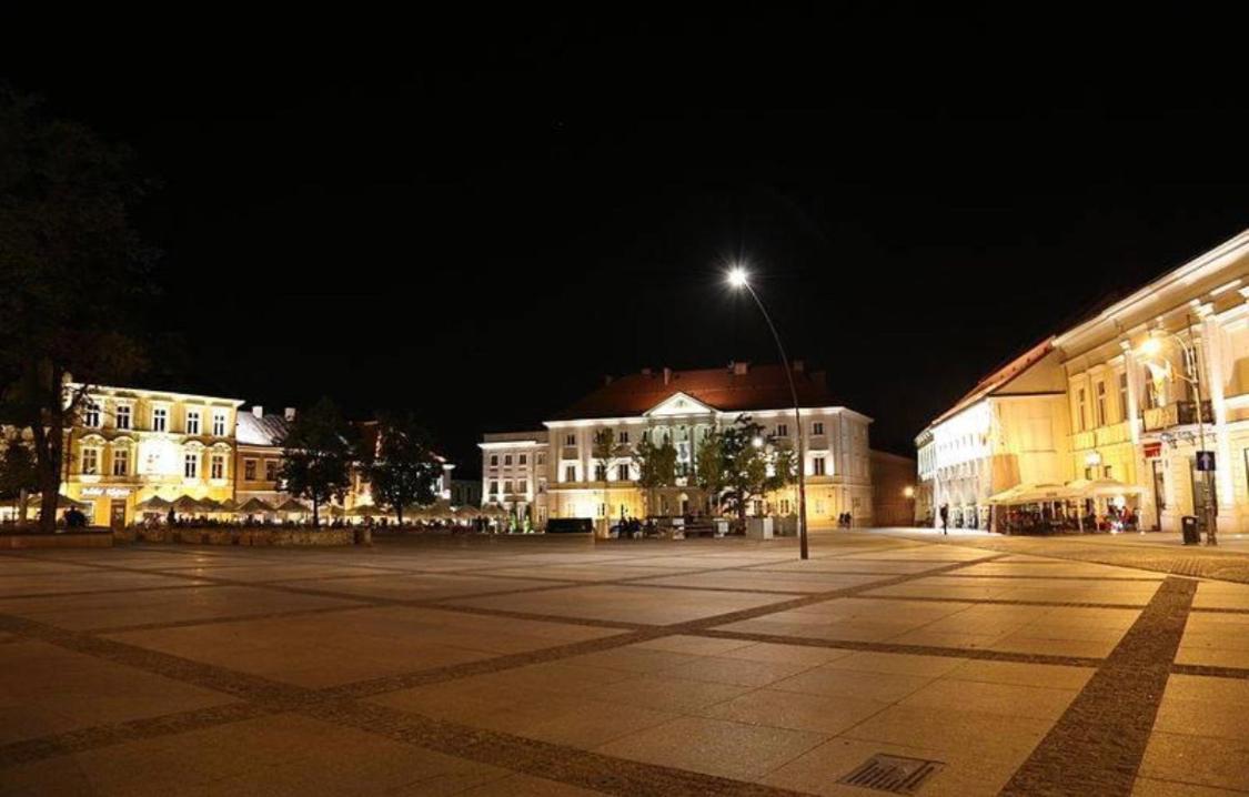 Pensjonat Widok Rynek -Parking Kielce Ngoại thất bức ảnh