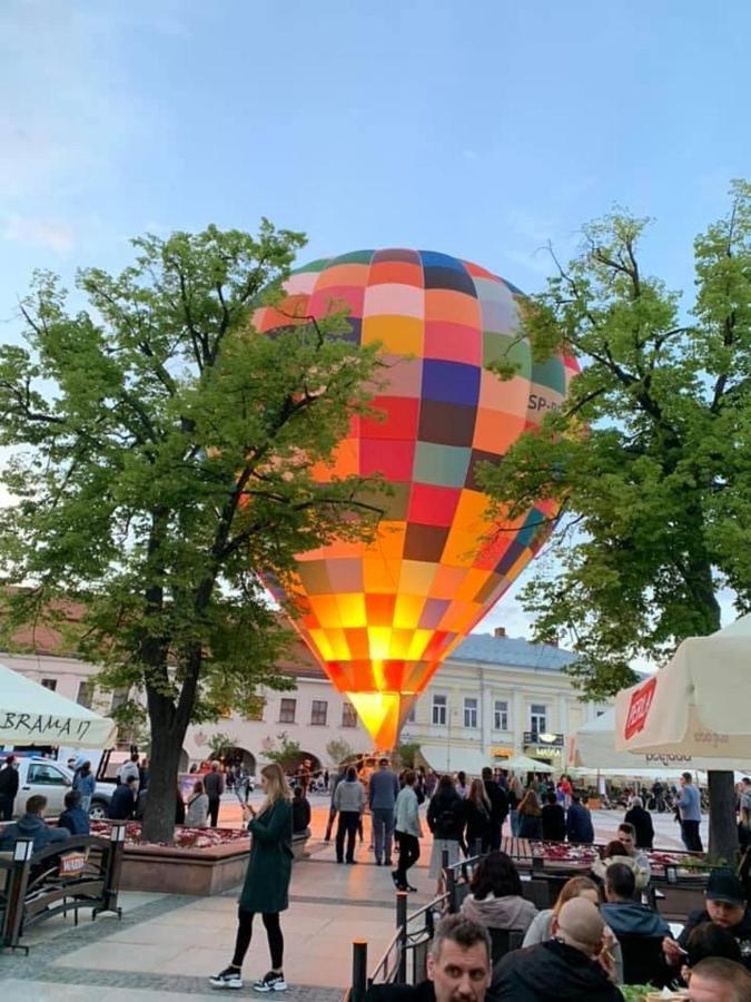 Pensjonat Widok Rynek -Parking Kielce Ngoại thất bức ảnh