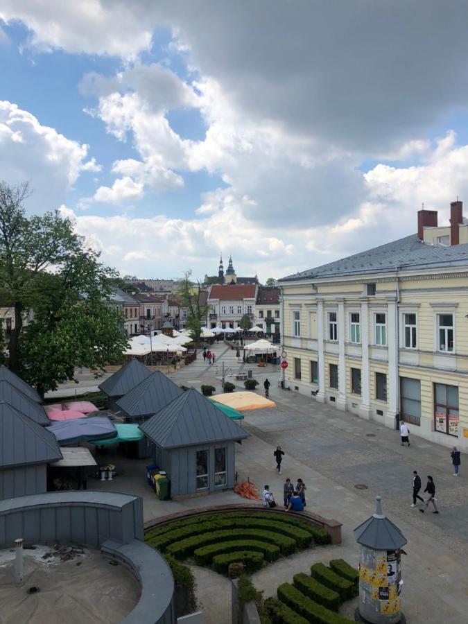 Pensjonat Widok Rynek -Parking Kielce Ngoại thất bức ảnh